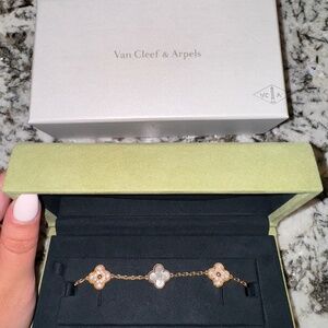 Van Cleef & Arpels Alhambra 18k rose gold 5 motifs, diamond and mother of pearl